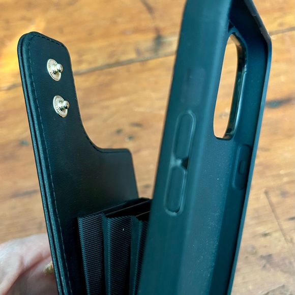 Libra Black Leather Case iPhone 15 RIFD - Picture 6 of 8